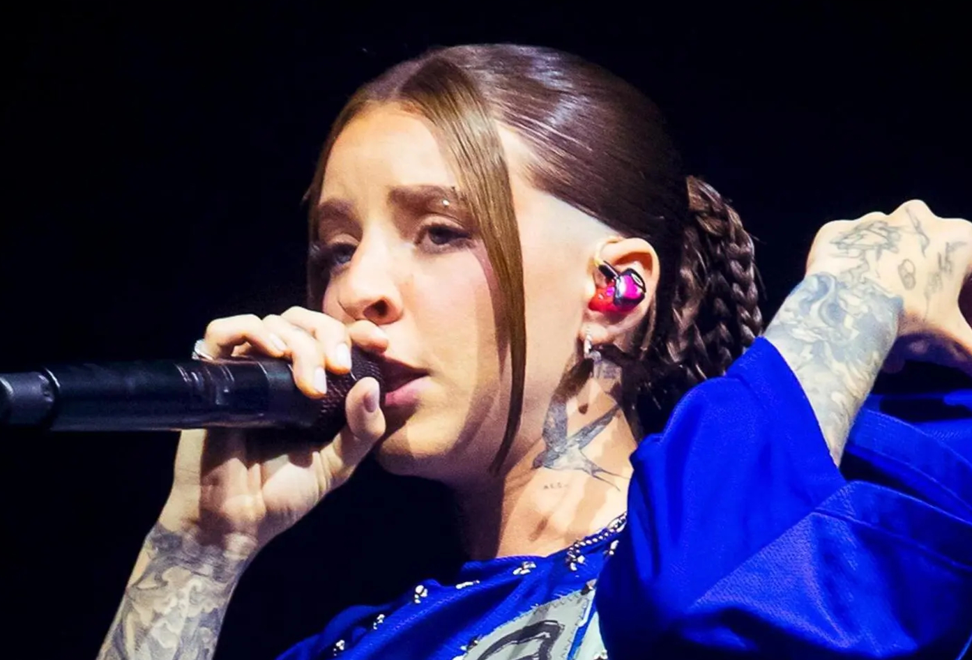 Young Miko in concert